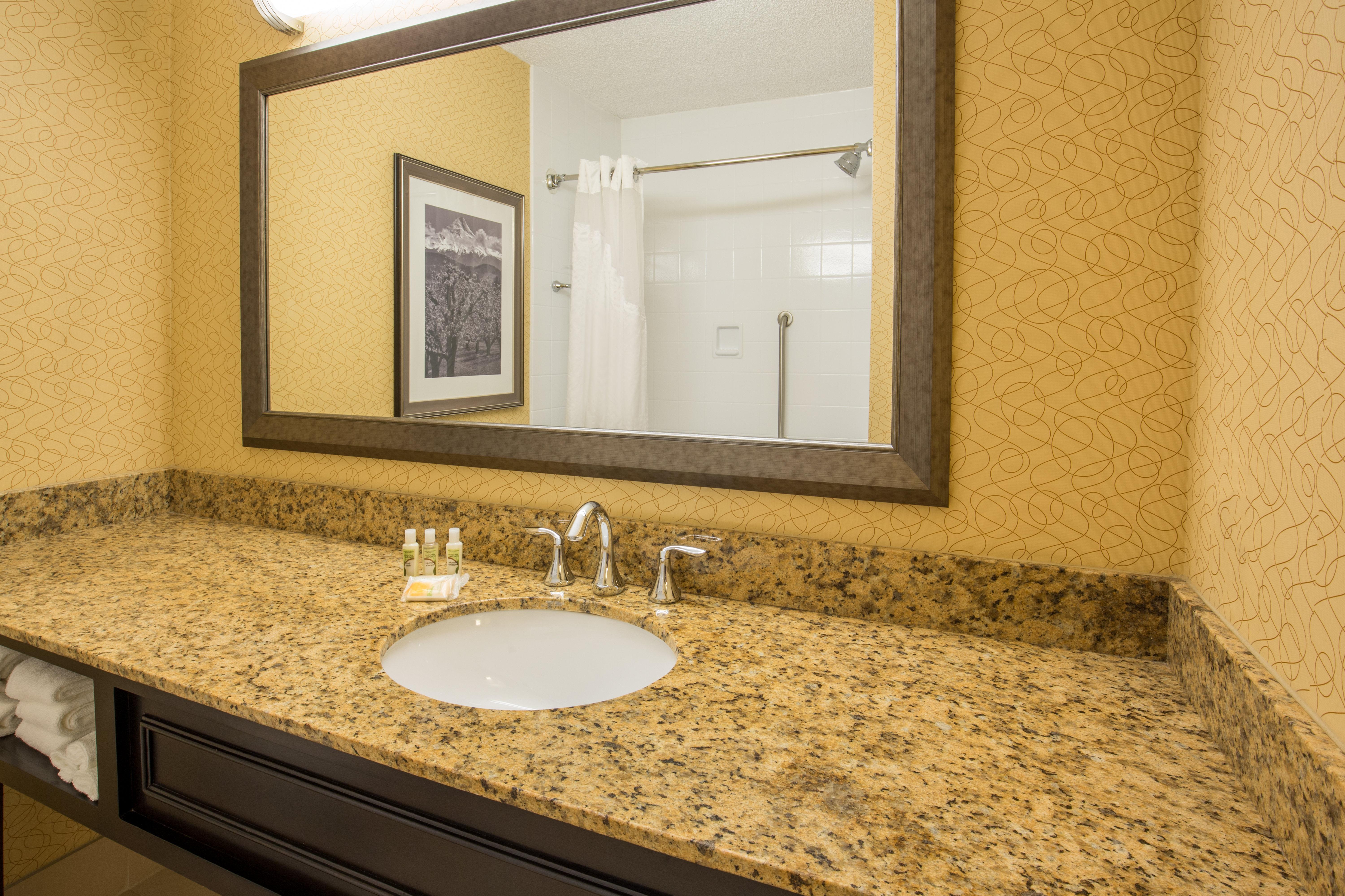 Holiday Inn Portland-Airport I-205 By Ihg Exterior photo